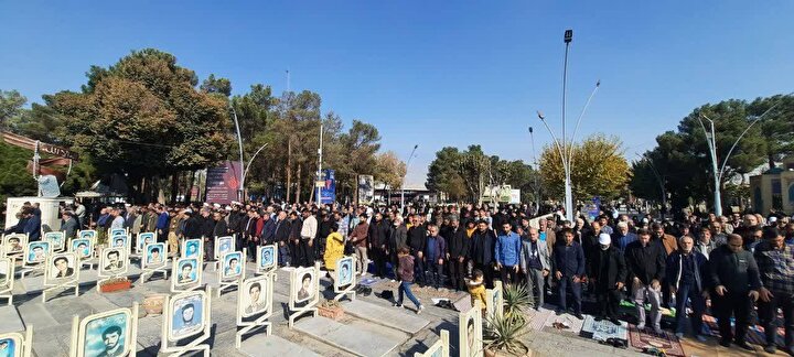 گلستان شهدا میزبان نماز باران به امامت آیت‌الله مهدوی شد