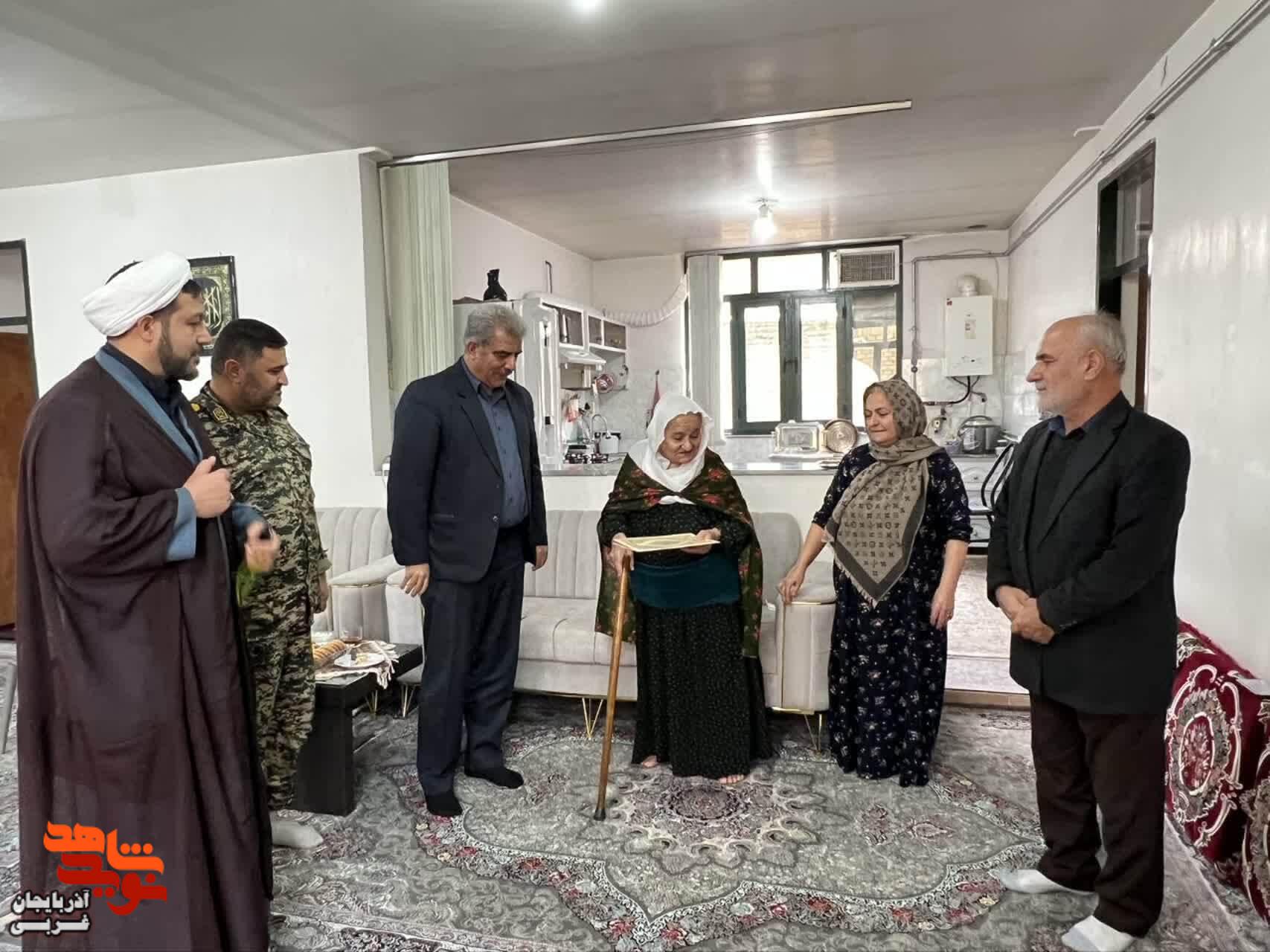 دیدار با خانواده شهدا و ایثارگرا در بوکان