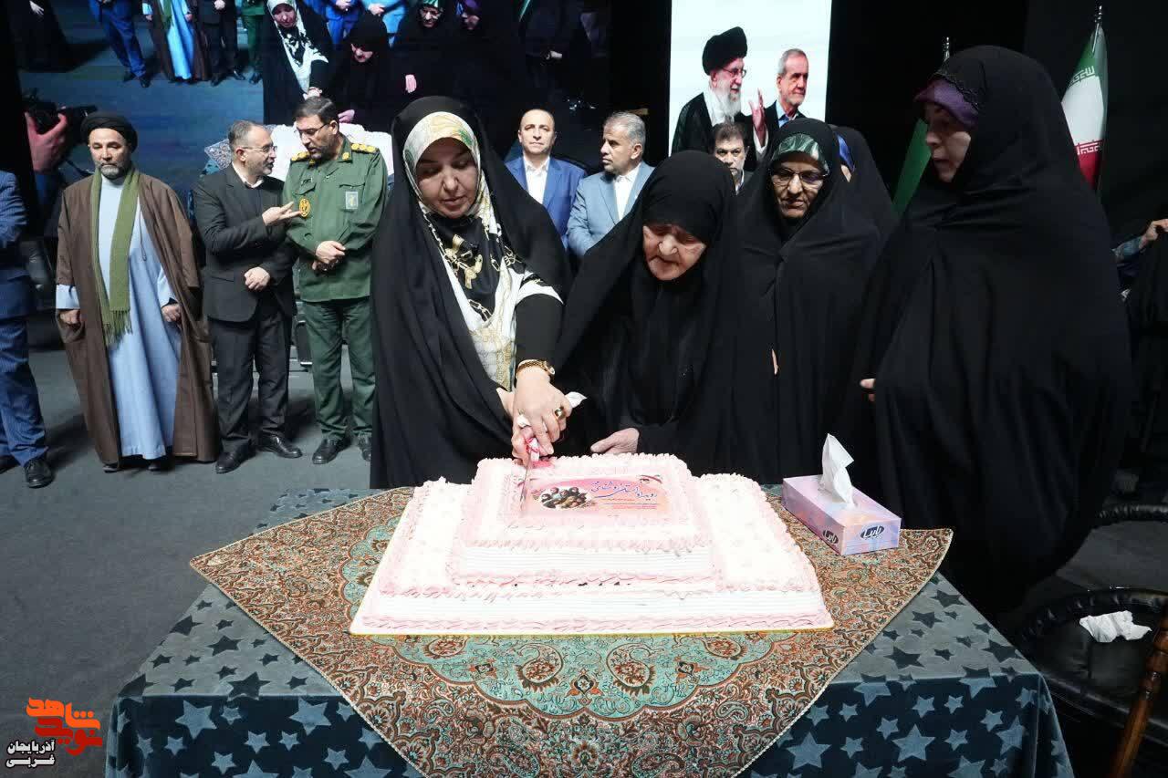 رگزاری رویداد استانی روشنای مهر و آیین تجلیل از بانوان تأثیرگذار آذربایجان غربی