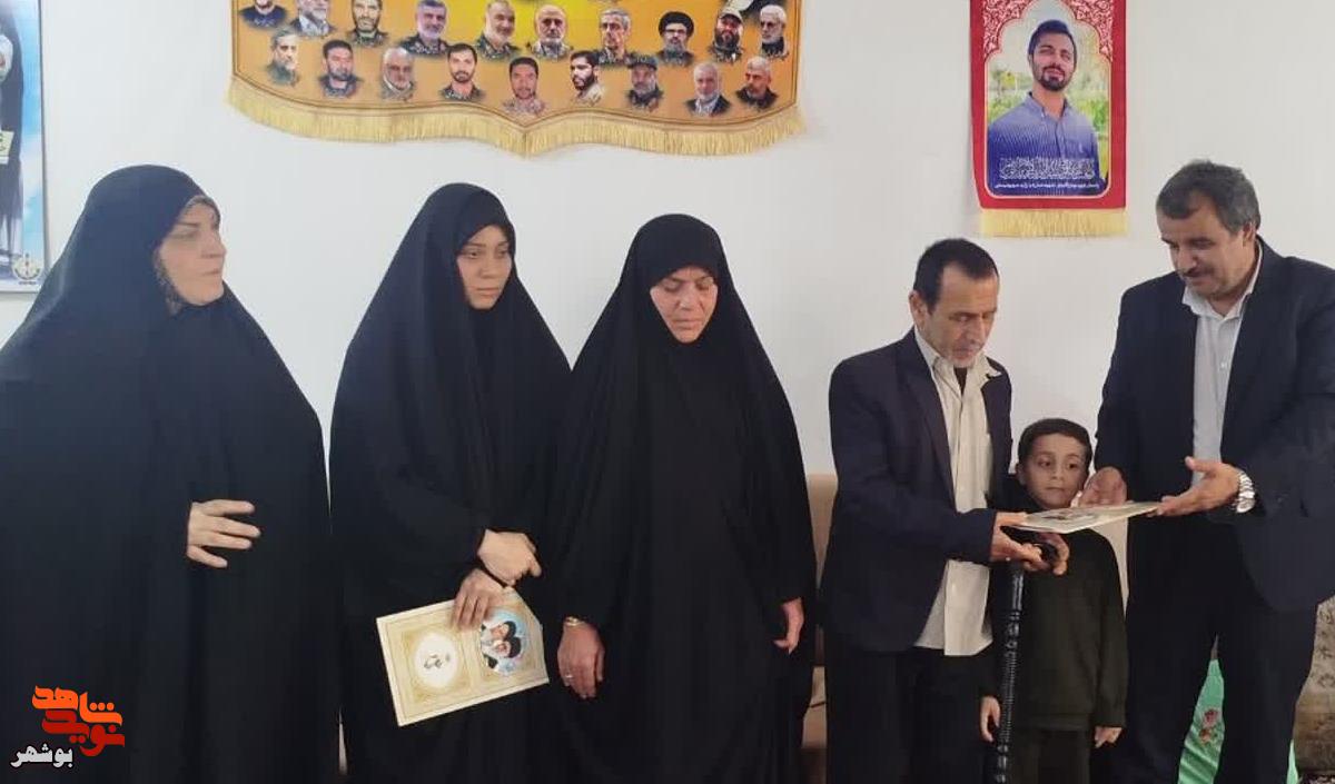 شهدای والامقام مشعل هدایت و گنجینه‌های ارزشمند الگوی عمل هستند