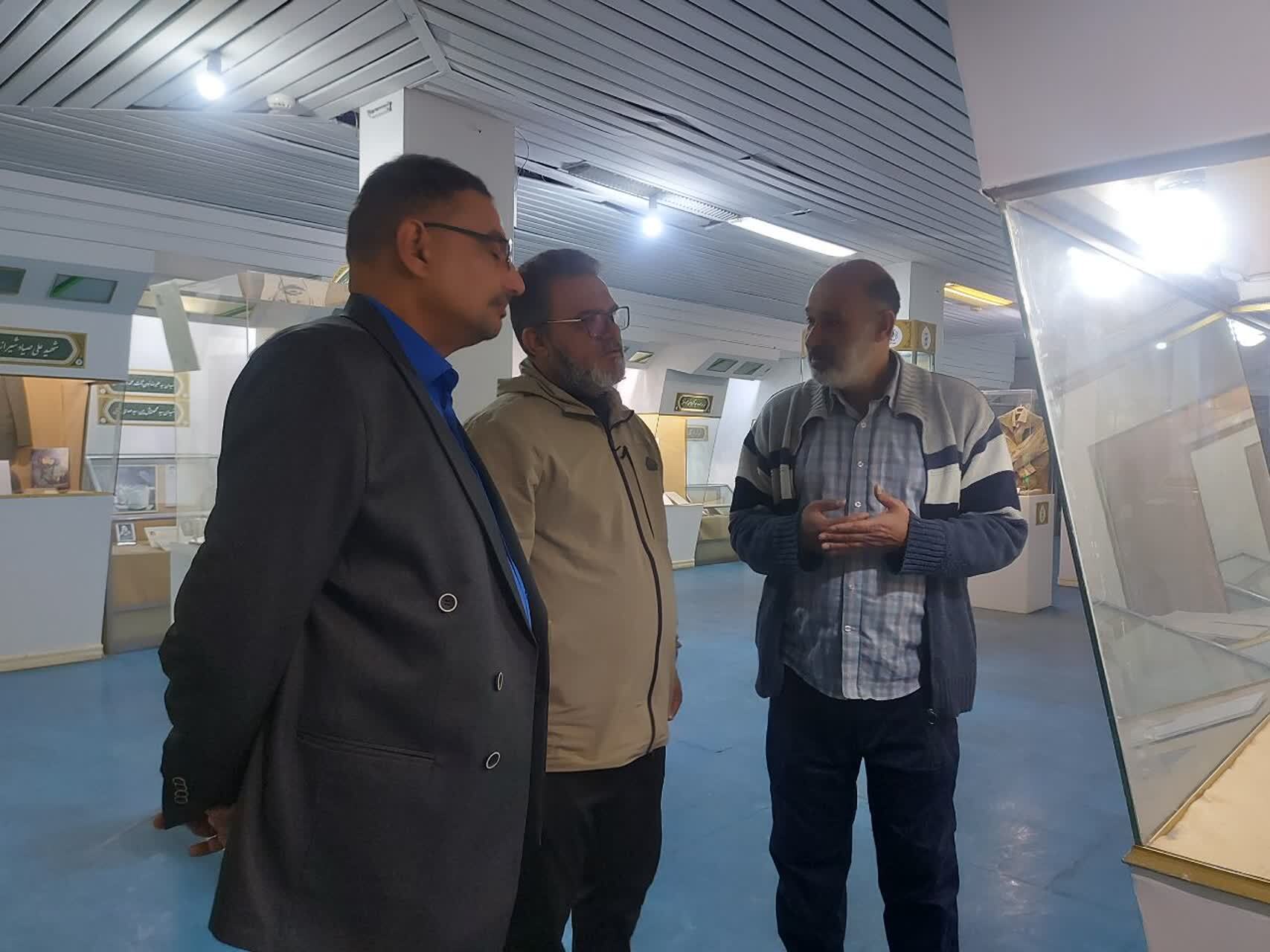 بازدید گردشگران عراقی از موزه مرکزی شهدا