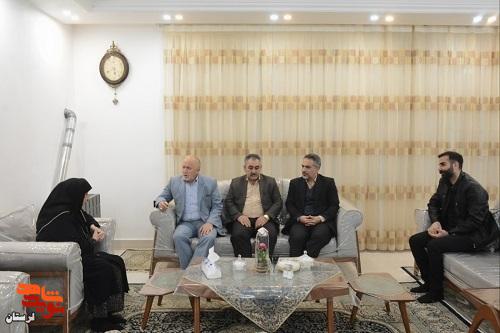 مدیرکل بنیاد شهید لرستان از ایثارگران لرستان تجلیل کرد