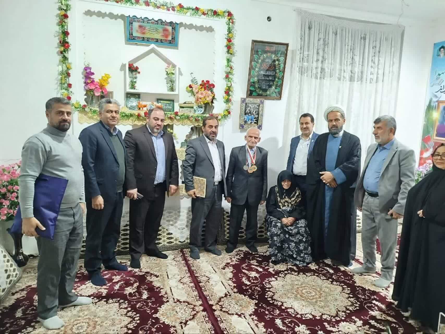 تجلیل از پیشکسوت کشتی و مدالآور جهانی، پدر شهید ورزشکار «مهدی شهابی» تجلیل از پیشکسوت کشتی و مدالآور جهانی، پدر شهید ورزشکار «مهدی شهابی»