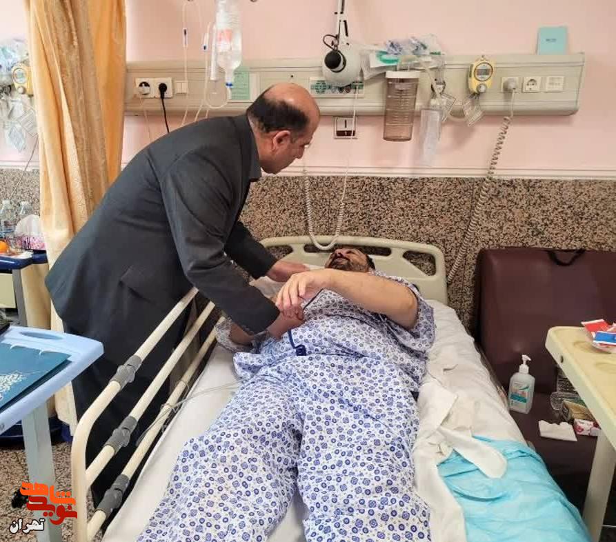 مدیرکل بنیاد شهید تهران بزرگ از جانبازان بیمارستان خاتم‌الانبیاء عیادت کرد