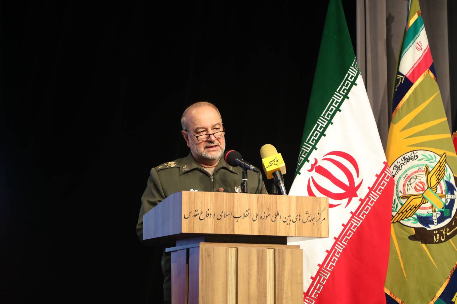 آیین تجلیل از پژوهشگران برگزیده دفاع مقدس و مقاومت در موزه ملی انقلاب اسلامی برگزار شد