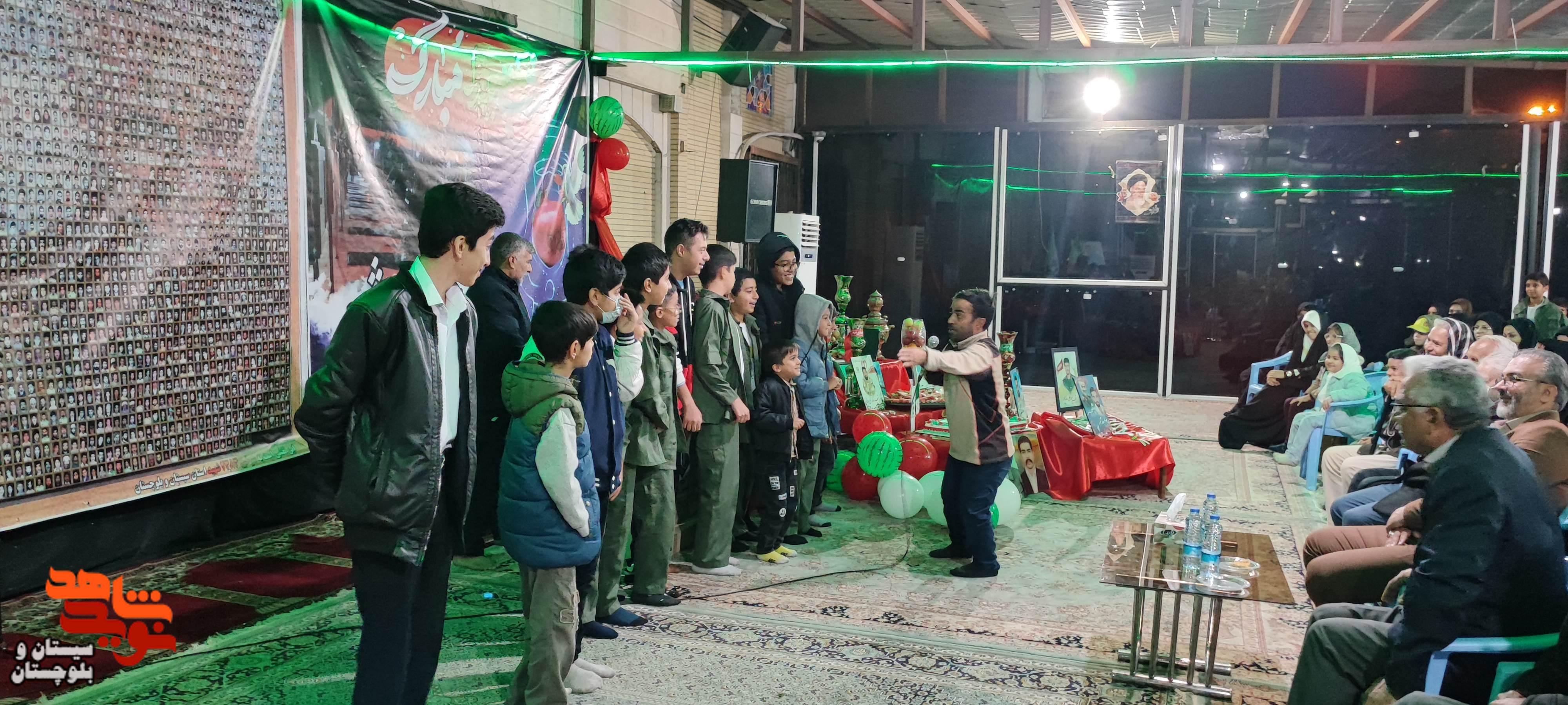 مراسم یلدای شهدایی در گلزار شهدای زاهدان برگزار شد