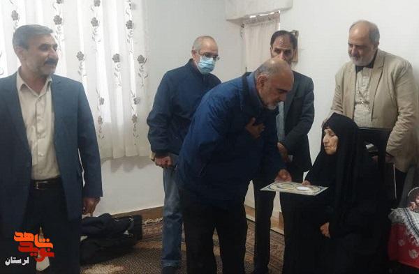 دیدار دبیرکل کنگره ملی شهدای غریب اسارت با مادر شهید غریب و جاویدالاثر «ابراهیم سگوند»