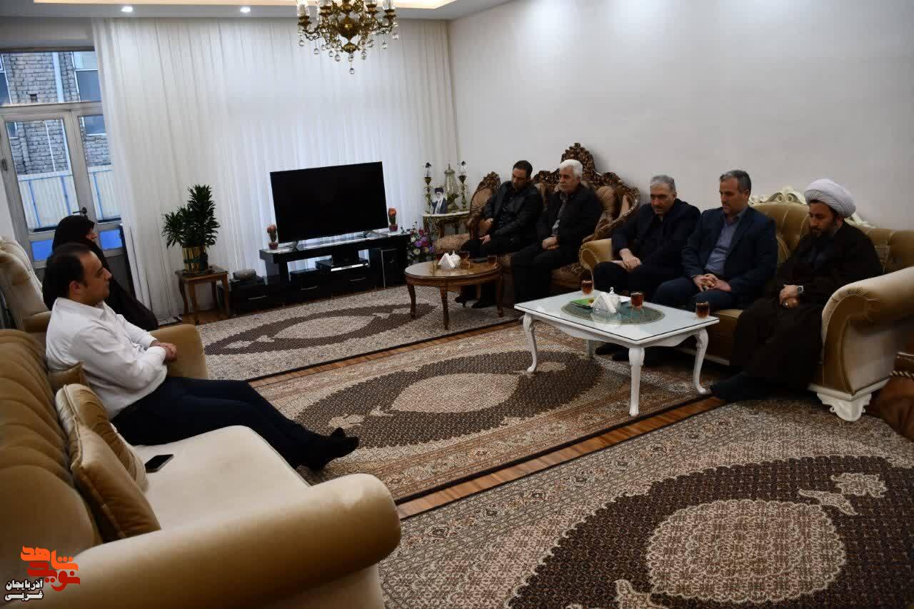 دیدار مسئولین شهرستان خوی با خانواده معظم شهدا و جانبازان