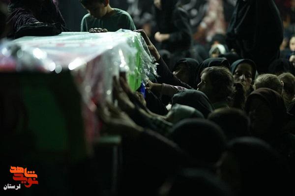 روستائیان بخش گاوکش علیای نورآباد به استقبال لاله فاطمی آمدند