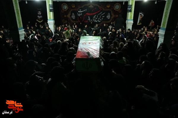 روستائیان بخش گاوکش علیای نورآباد به استقبال لاله فاطمی آمدند