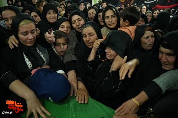 روستائیان بخش گاوکش علیای نورآباد به استقبال لاله فاطمی آمدند