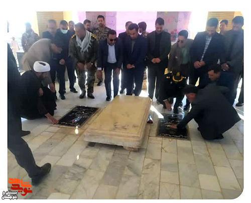 غبارروبی گلزار شهدای جزینک به مناسبت هفته بسیج غبارروبی گلزار شهدای جزینک به مناسبت هفته بسیج