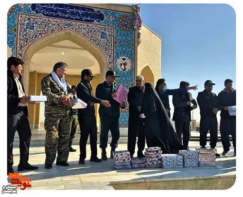 غبارروبی گلزار شهدای جزینک به مناسبت هفته بسیج غبارروبی گلزار شهدای جزینک به مناسبت هفته بسیج