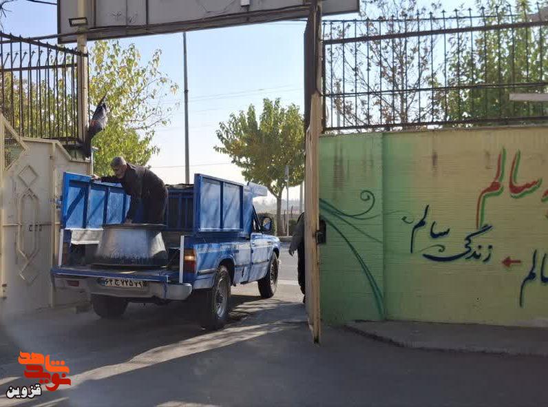 پیوند مسجد و مدرسه برای نخستین بار در قزوین؛ وداع دانش‌آموزان با شهید گمنام