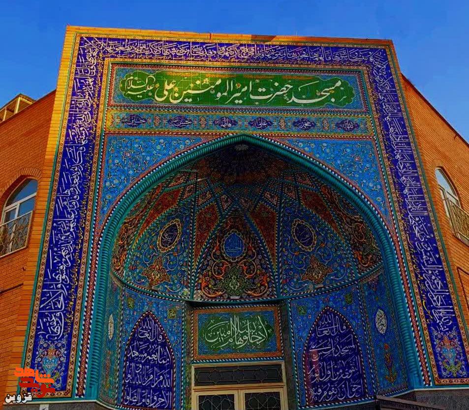 پیوند مسجد و مدرسه برای نخستین بار در قزوین؛ وداع دانش‌آموزان با شهید گمنام