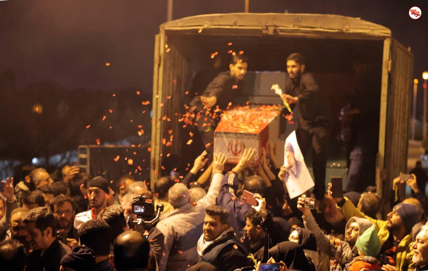 گزارش تصویری/ آیین وداع با پیکرهای مطهر ۱۰۰ شهید گمنام