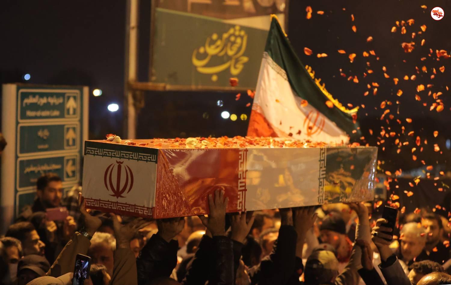 گزارش تصویری/ آیین وداع با پیکرهای مطهر ۱۰۰ شهید گمنام