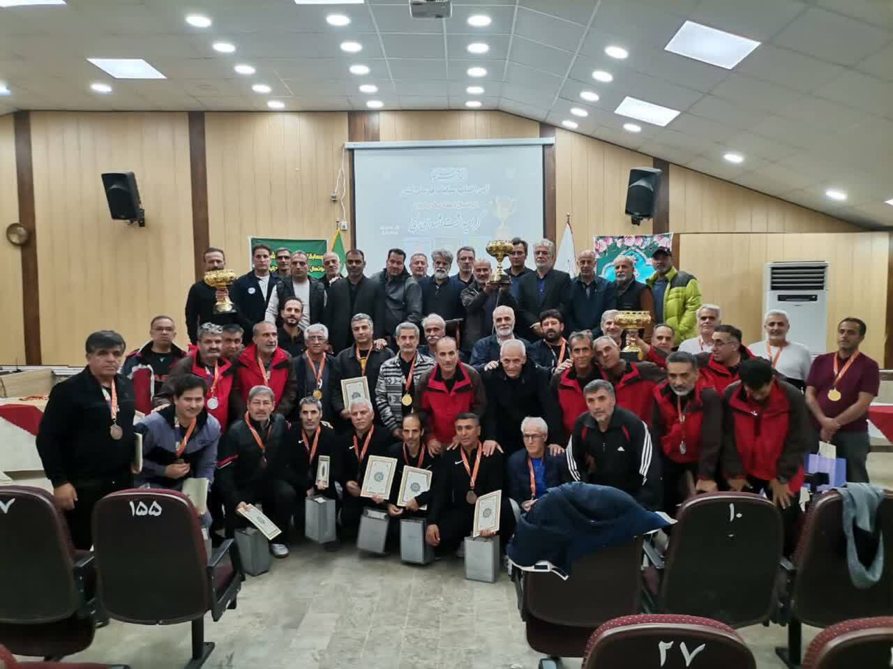 اختتامیه مسابقات فوتسال دسته یک جانبازان سالم‌تن با معرفی تیم‌های برتر در استان البرز برگزار شد