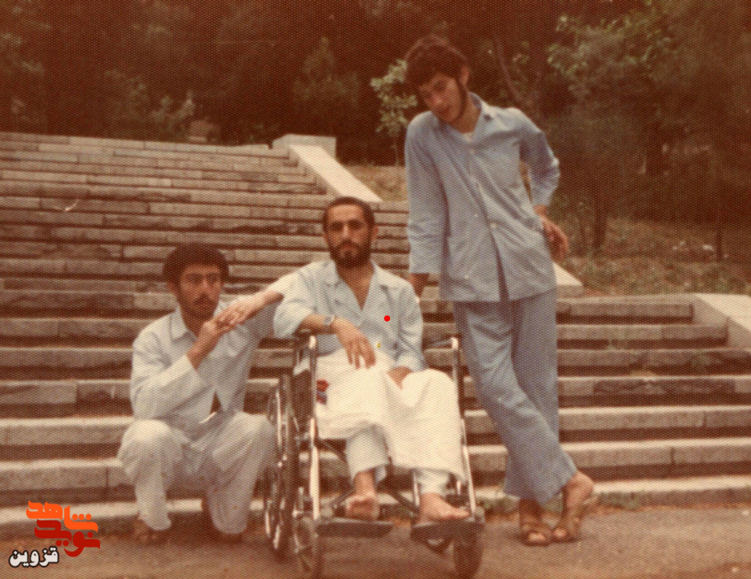 از بازی‌های کودکی تا شور انقلاب؛ روایت جان‌فشانی نوجوان قزوینی