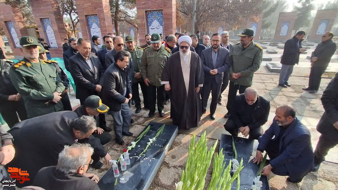 آیین غبارروبی، عطر‌افشانی و گلباران مزار مطهر شهدای میاندوآب