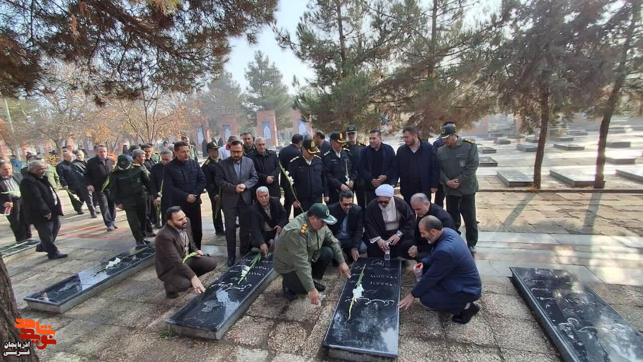 آیین غبارروبی، عطر‌افشانی و گلباران مزار مطهر شهدای میاندوآب