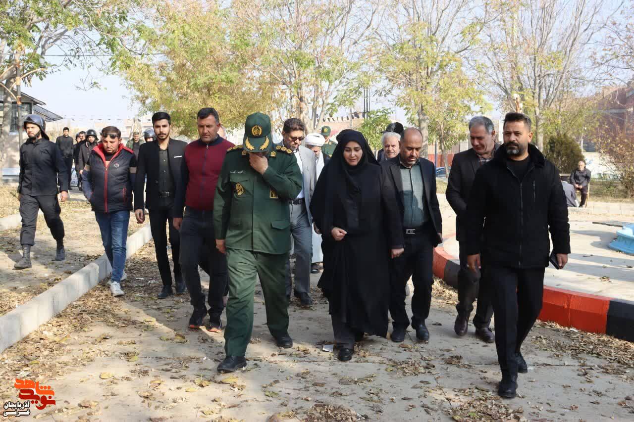 دای احترام به مقام شامخ شهدای شهرستان باروق به مناسبت هفته بسیج