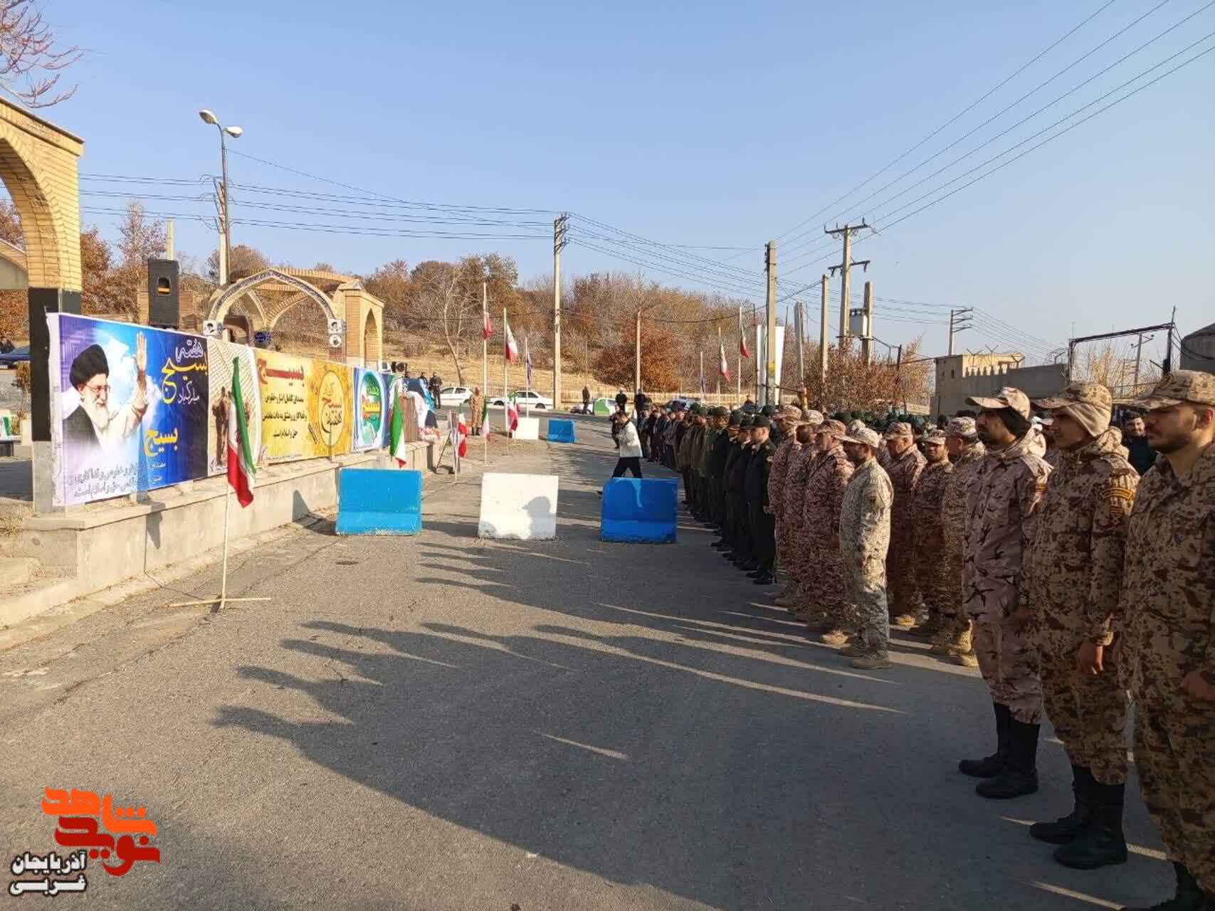 گلباران و غبارروبی مزار مطهر شهدای شماره یک مهاباد به مناسبت هفته مبارک بسیج