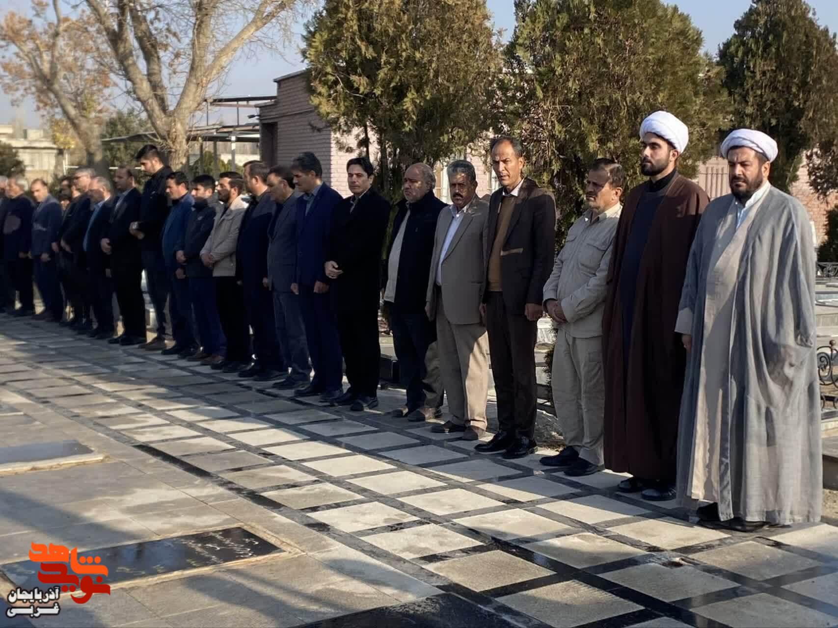 ادای احترام به مقام شامخ شهدای شهرستان چایپاره به مناسبت هفته بسیج