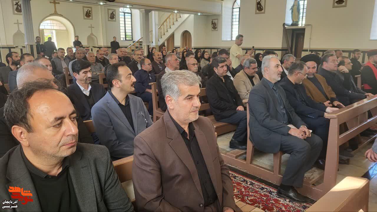 مراسم بزرگداشت چهلم قائد شهید امت حضرت آیت‌الله سید علی حسینی خامنه‌ای (رضوان الله تعالی علیه) در سالن کاتولیک‌های ارومیه