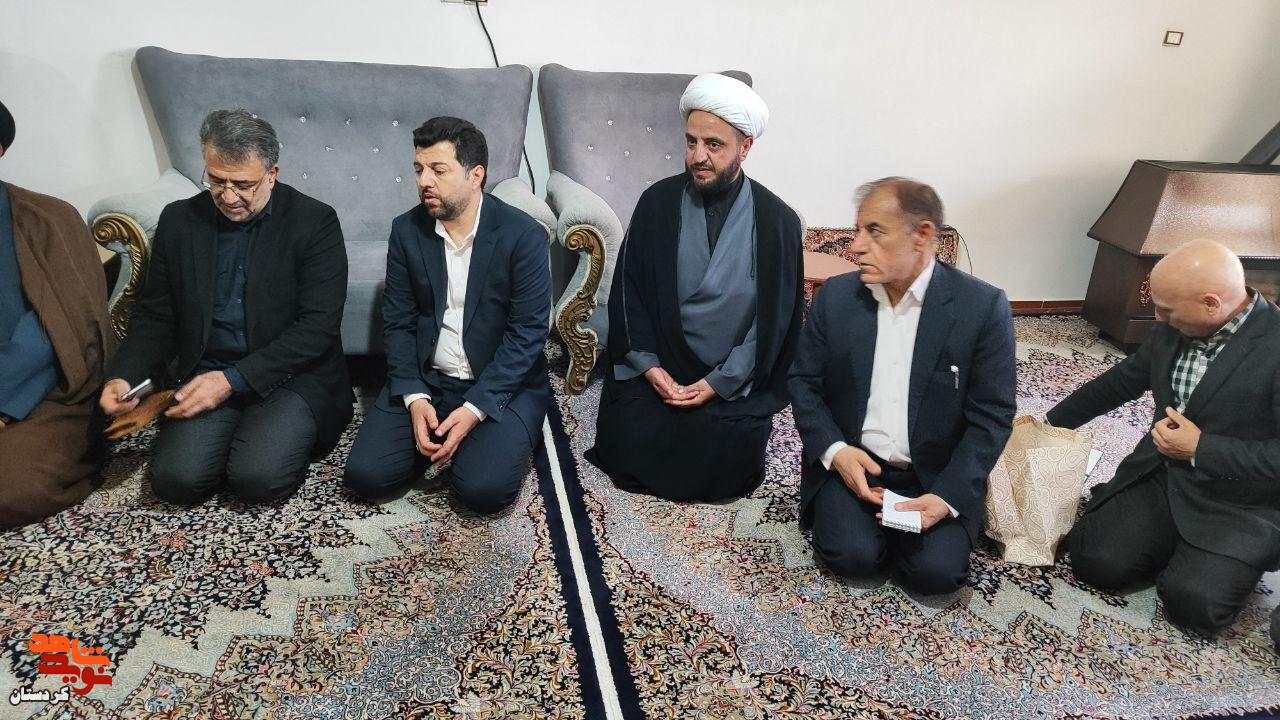 ابلاغ پیام رهبری به خانواده شهیدان خداویسی و مفاخری در قروه ابلاغ پیام رهبری به خانواده شهیدان خداویسی و مفاخری در قروه
