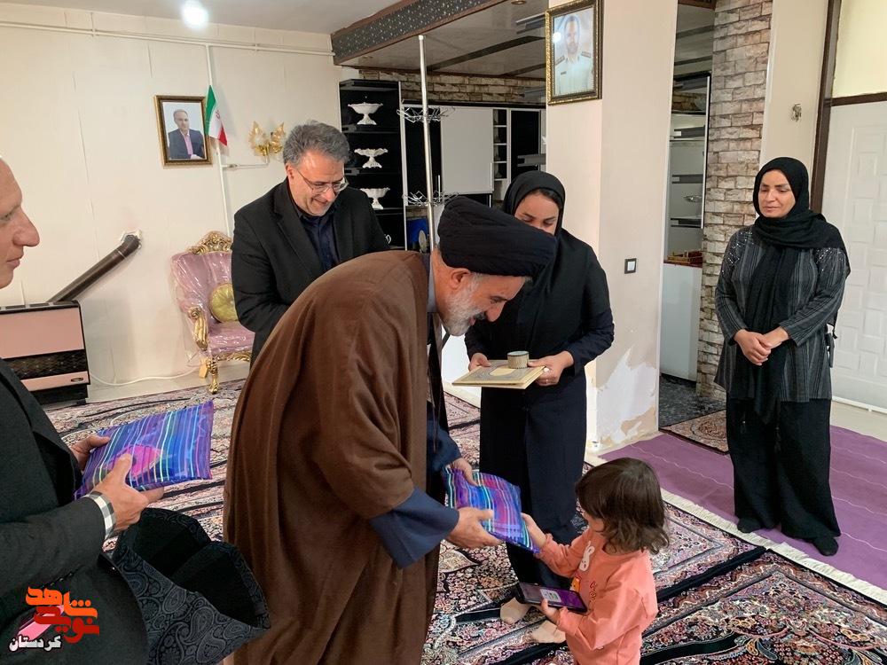 دیدار نماینده ولی‌فقیه در بنیاد شهید با خانواده شهیدان «رضا سلطانیان» و «ماهان زارعی» در کامیاران
