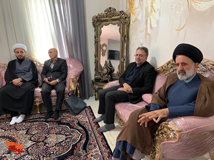 دیدار نماینده ولی‌فقیه در بنیاد شهید با خانواده شهیدان «رضا سلطانیان» و «ماهان زارعی» در کامیاران