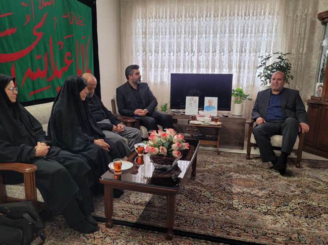 دیدار رئیس مرکز حراست بنیاد شهید و امور ایثارگران با خانواده معظم شهیدان شادکامی دیدار رئیس مرکز حراست بنیاد شهید و امور ایثارگران با خانواده معظم شهیدان شادکامی