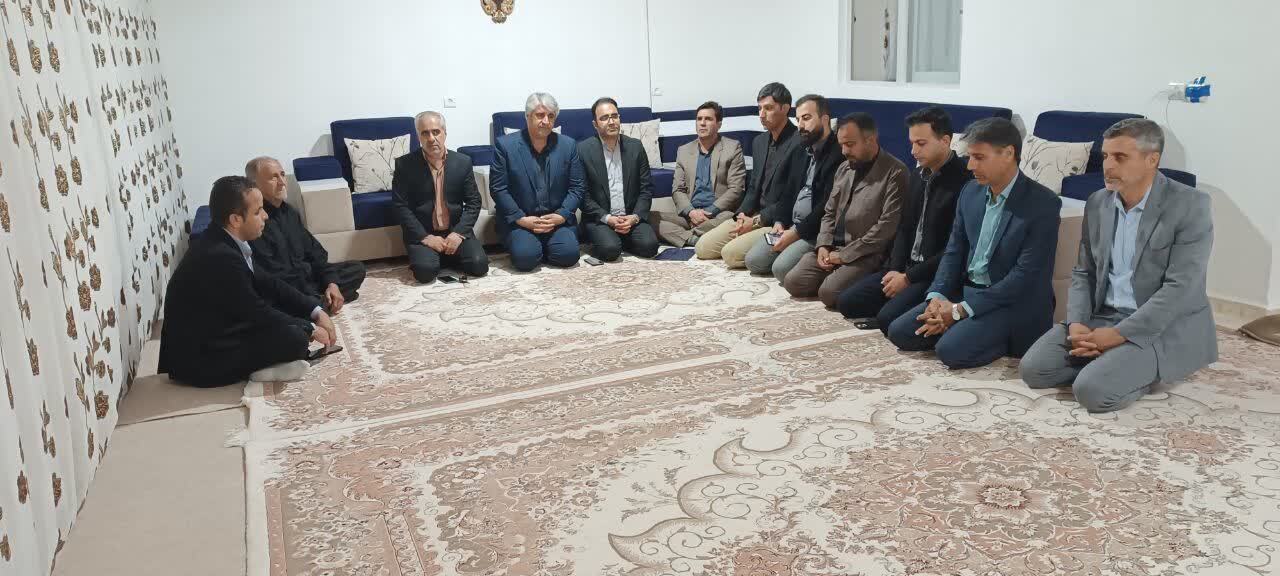 دیدار با خانواده شهید والا مقام ستوان سوم «محمدحسین بهروزی منش» دیدار با خانواده شهید والا مقام ستوان سوم «محمدحسین بهروزی منش»