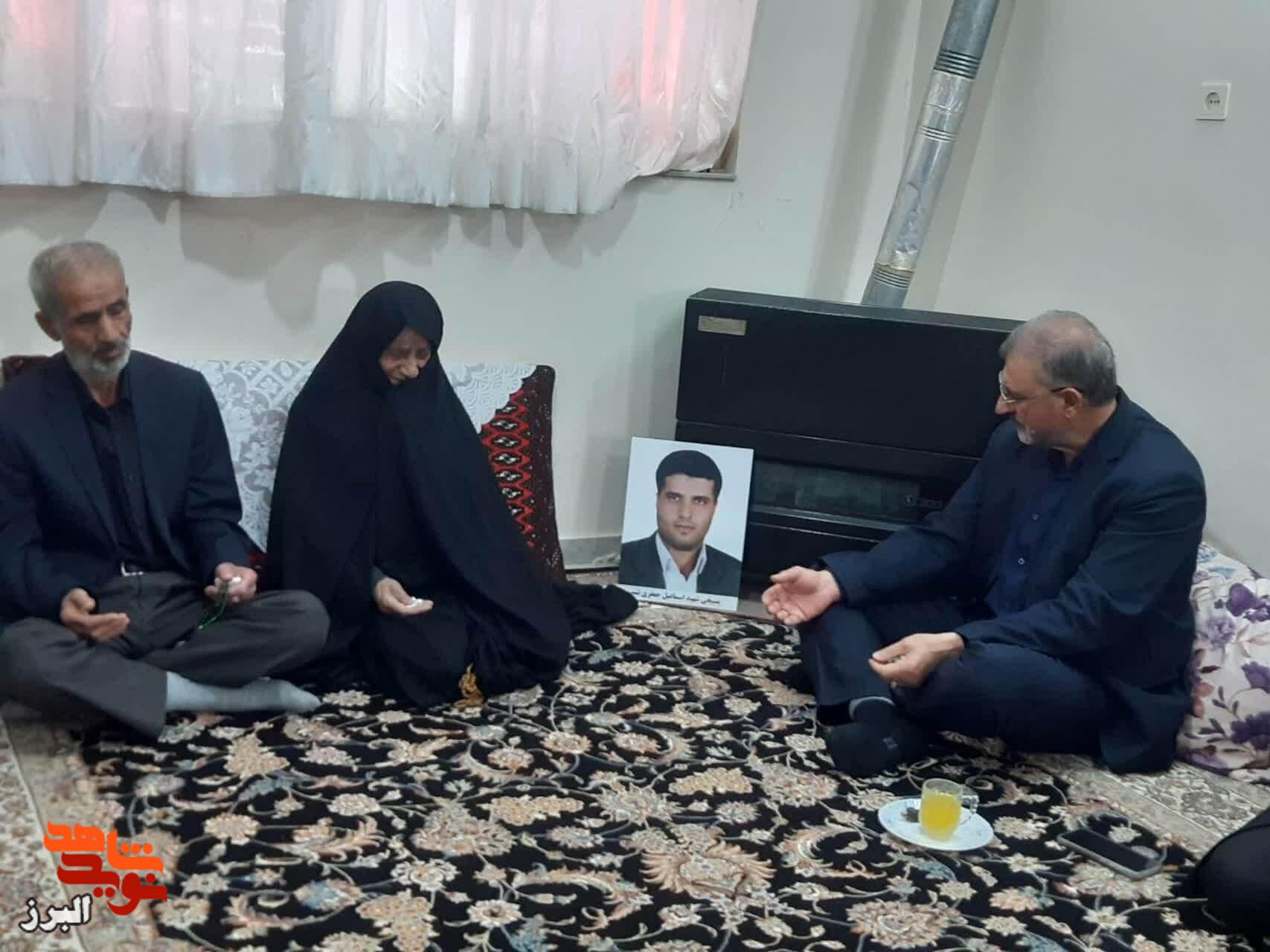 سردار یعقوب سلیمانی در دیدار با خانواده شهید جعفرینسب: ایستادگی رزمندگان اجازه نداد دشمن به اهداف خود برسد سردار یعقوب سلیمانی در دیدار با خانواده شهید جعفرینسب: ایستادگی رزمندگان اجازه نداد دشمن به اهداف خود برسد