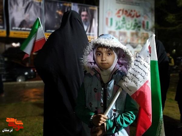 دختران انقلاب در شب ولادت خانم حضرت معصومه(س) همچنان پای کار انقلابند