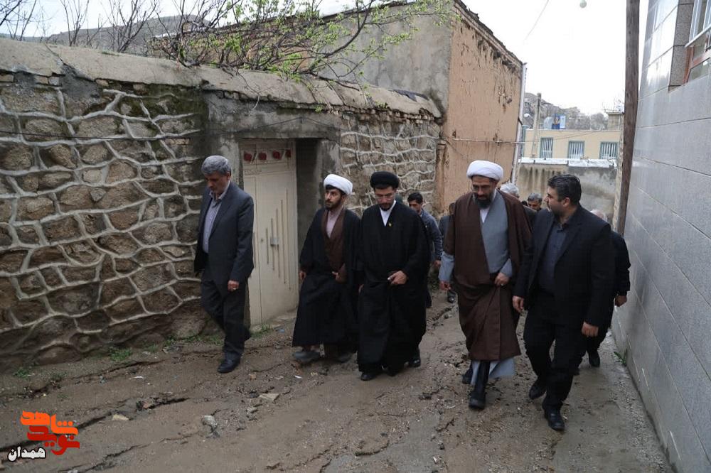 امام جمعه همدان با خانواده شهدای تویسرکان دیدار کرد