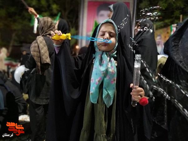 پنجاهمین شب تجمع مردم خرم آباد و باز دختران پای کار انقلاب