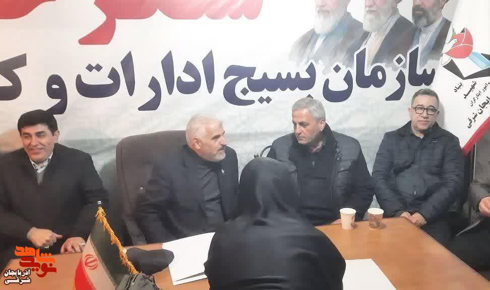 میز خدمت بنیاد شهید در موکب «پردیس سلام شهید» میدان ساعت تبریز میز خدمت بنیاد شهید در موکب «پردیس سلام شهید» میدان ساعت تبریز