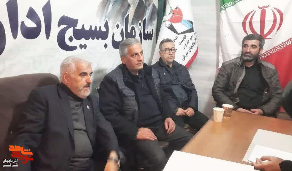 میز خدمت بنیاد شهید در موکب «پردیس سلام شهید» میدان ساعت تبریز میز خدمت بنیاد شهید در موکب «پردیس سلام شهید» میدان ساعت تبریز