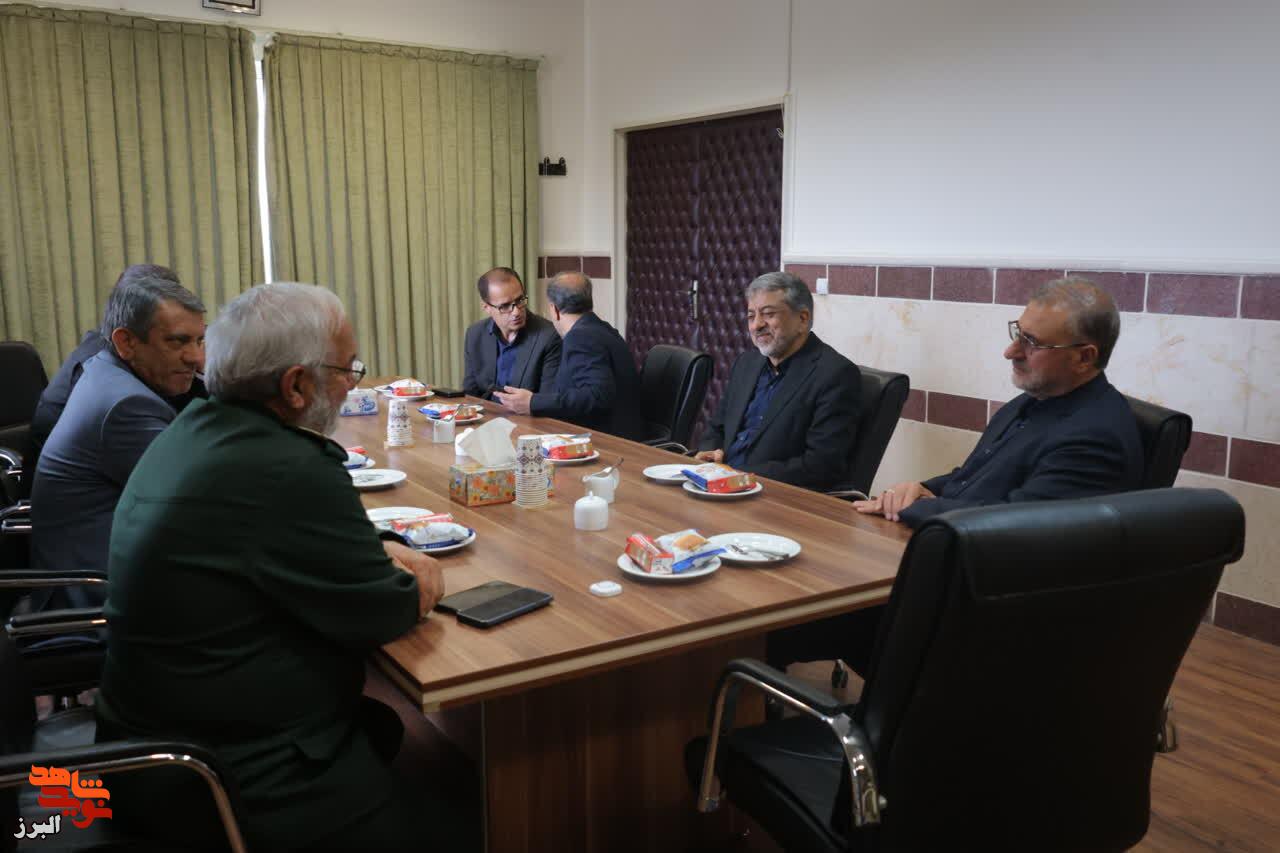 معاون فرهنگی و آموزشی بنیاد شهید و امور ایثارگران در دیدار با سردار ادیبی: ایستادگی ملت ایران باید بهدرستی روایت شود معاون فرهنگی و آموزشی بنیاد شهید و امور ایثارگران در دیدار با سردار ادیبی: ایستادگی ملت ایران باید بهدرستی روایت شود