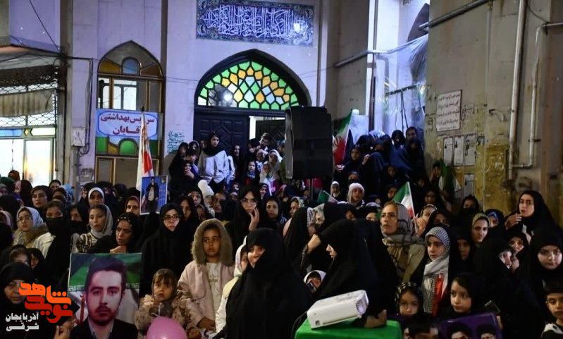 پنجاهمین شب «حماسه خیابان» در عجبشیر با تجلیل از خانواده شهدا برگزار شد پنجاهمین شب «حماسه خیابان» در عجبشیر با تجلیل از خانواده شهدا برگزار شد