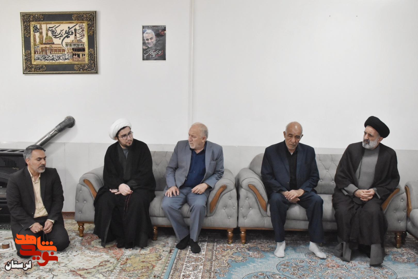 تکریم خانواده «شهید افشین فولادی و شهیده لیلا قلی پور» توسط نماینده ولی فقیه در بنیاد شهید