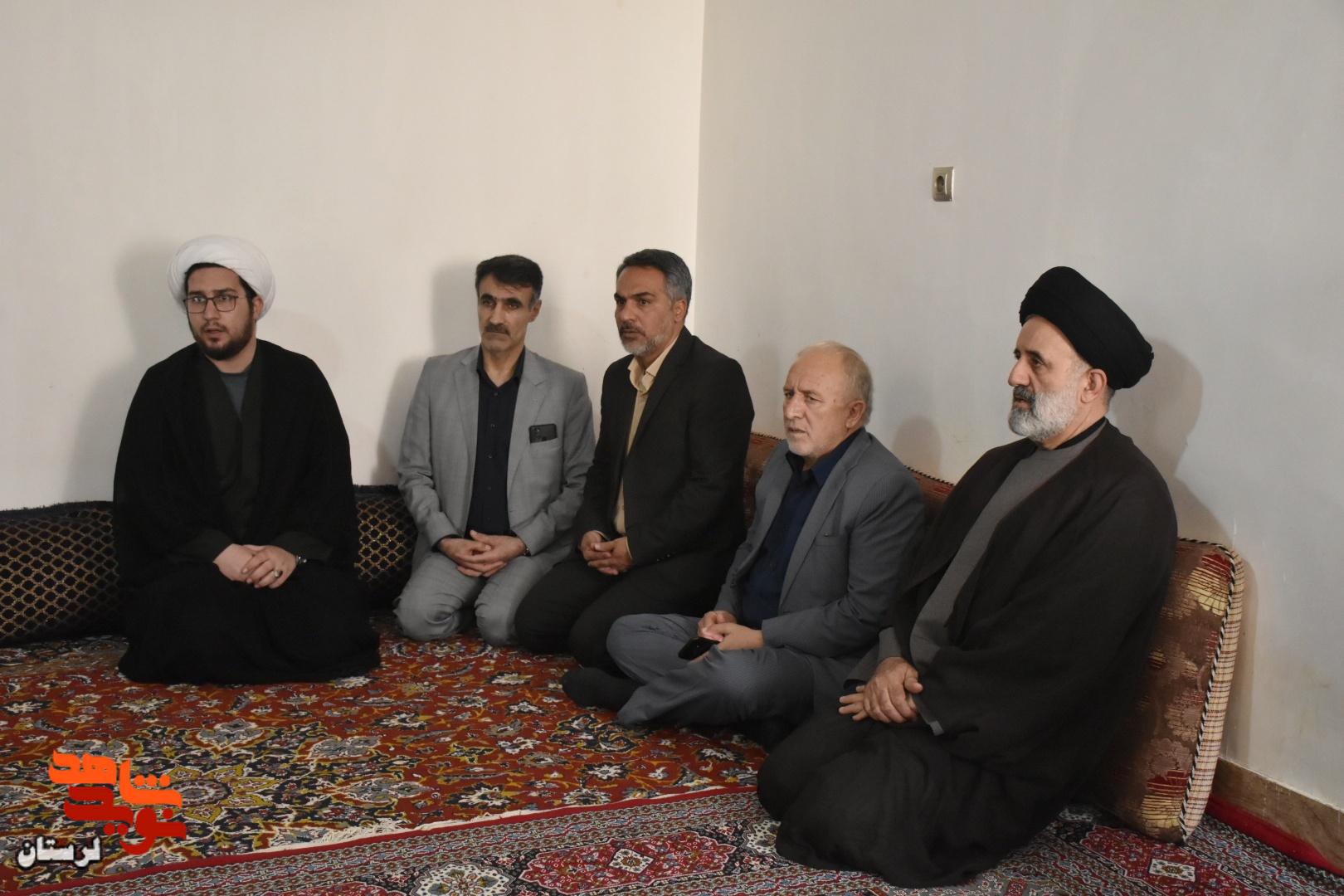تکریم خانواده «شهید افشین فولادی و شهیده لیلا قلی پور» توسط نماینده ولی فقیه در بنیاد شهید