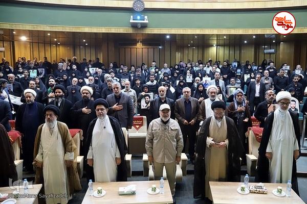 گزارش تصویری/ برگزاری مراسم تجلیل و تکریم خانوادههای شهدای جنگ رمضان در خوزستان / بخش اول گزارش تصویری/ برگزاری مراسم تجلیل و تکریم خانوادههای شهدای جنگ رمضان در خوزستان / بخش اول