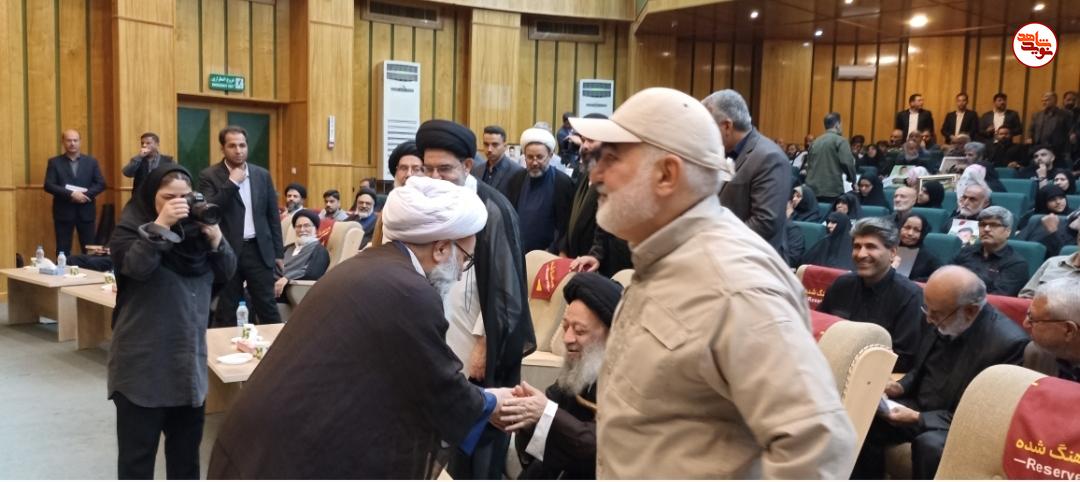 گزارش تصویری/ برگزاری مراسم تجلیل و تکریم خانوادههای شهدای جنگ رمضان در خوزستان / بخش دوم گزارش تصویری/ برگزاری مراسم تجلیل و تکریم خانوادههای شهدای جنگ رمضان در خوزستان / بخش دوم