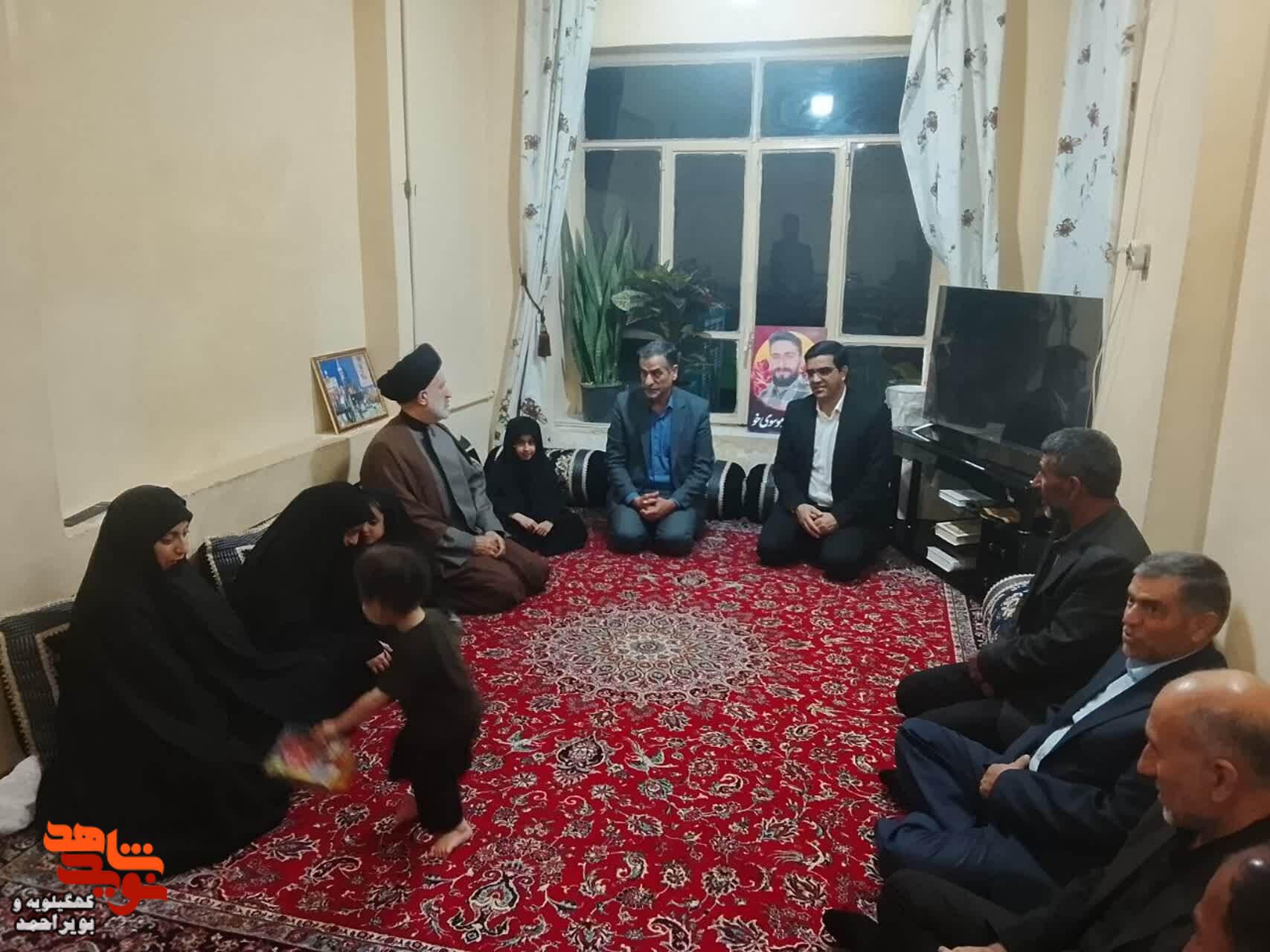 دیدار صمیمی نماینده ولیفقیه در بنیاد شهید با خانوادههای شهدای جنگ رمضان دیدار صمیمی نماینده ولیفقیه در بنیاد شهید با خانوادههای شهدای جنگ رمضان