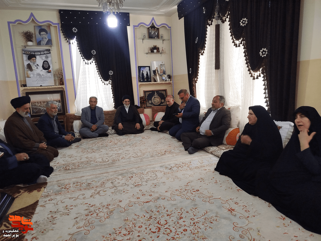 دیدار صمیمی نماینده ولیفقیه در بنیاد شهید با خانوادههای شهدای جنگ رمضان دیدار صمیمی نماینده ولیفقیه در بنیاد شهید با خانوادههای شهدای جنگ رمضان