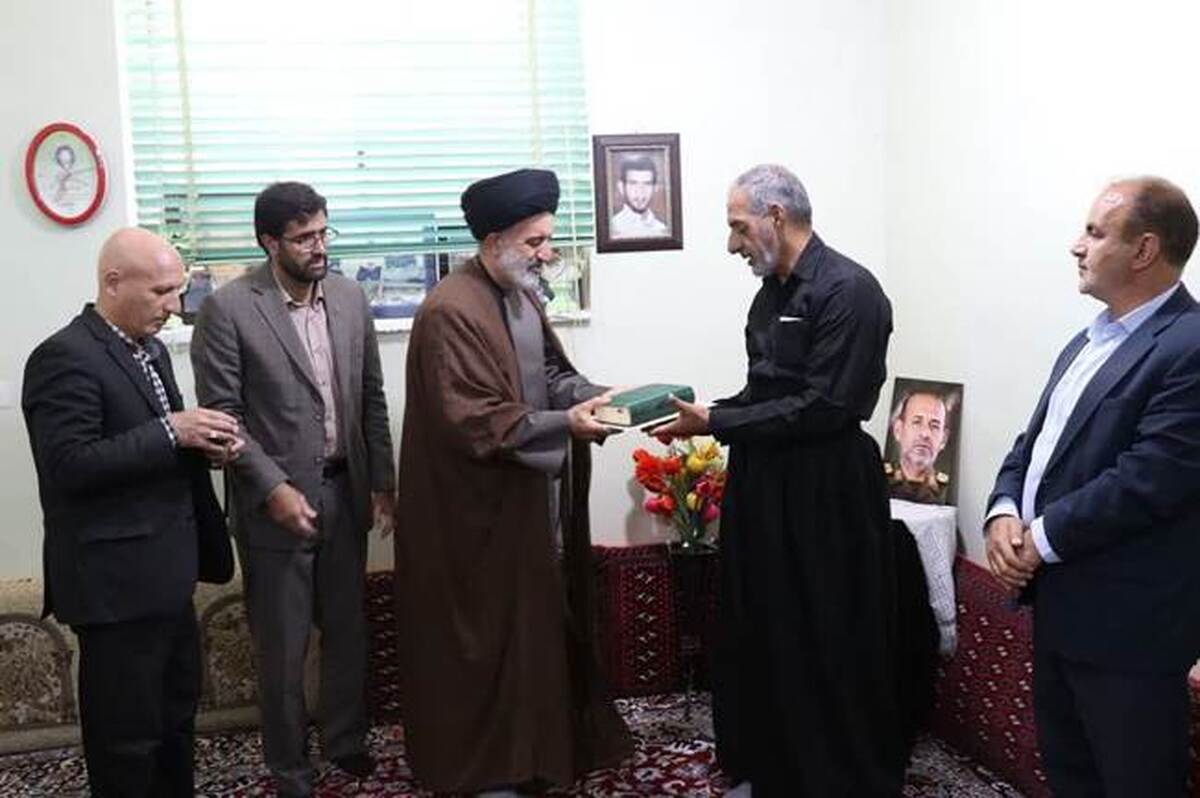 دیدار نماینده ولی‌فقیه در بنیاد با خانواده شهیدان سرلشکر شهید سلیمانی، سرتیپ دوم پاسدار بهرامی و شهید رستمی