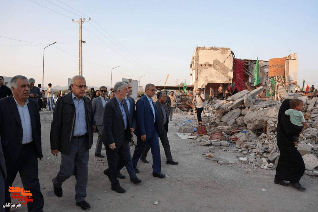 بازدید وزیر فرهنگ از قتلگاه دانش آموزان مینابی بازدید وزیر فرهنگ از قتلگاه دانش آموزان مینابی